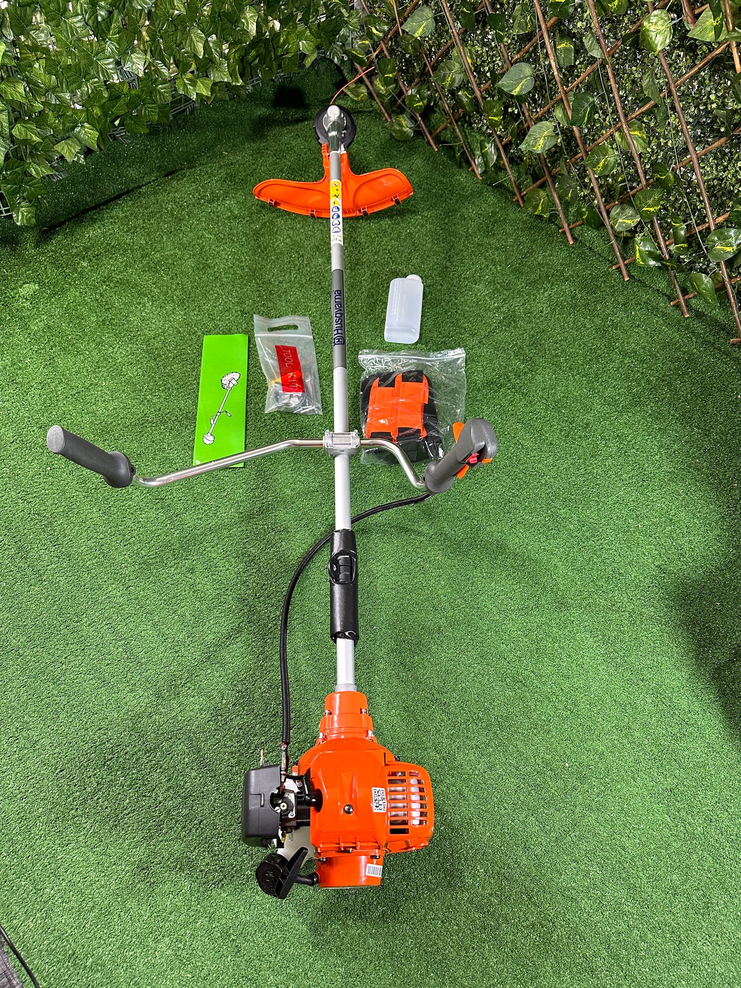 GUADAÑA 143RII +  ACEITE HUSQVARNA
